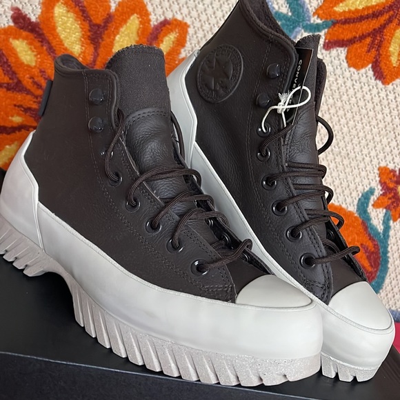 Converse A00911C
CTAS LUGGED 2.0 CC HI
VELVET BROWN/PAPYRUS/WHITE
WMNS Platforms - Picture 10 of 16